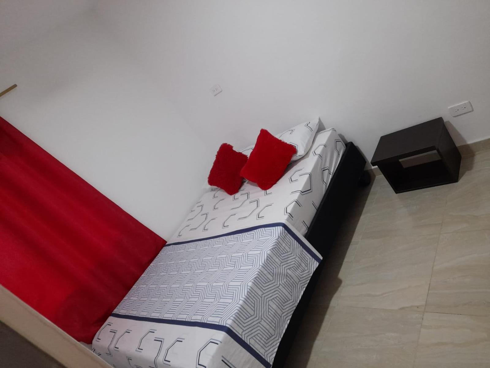Apartaestudios El Jardin 2 Cali Δωμάτιο φωτογραφία